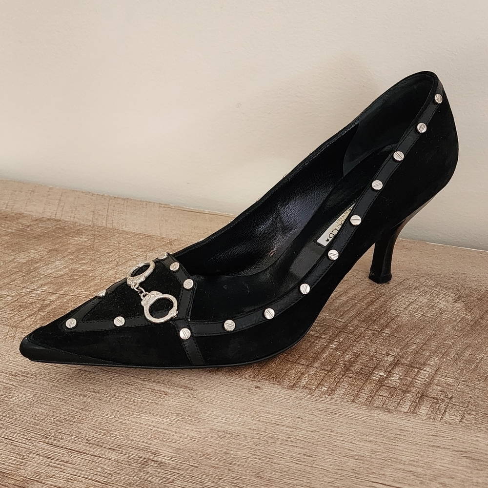 Hollywould Black Suede Leather Studded Handcuff Heels Pumps Made Italy Size 9.5 - Picture 4 of 14